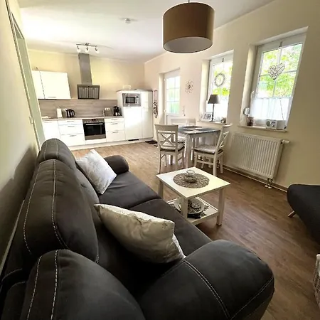 Ast Apartment *