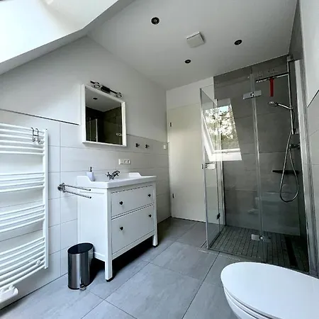 Ast Apartment *