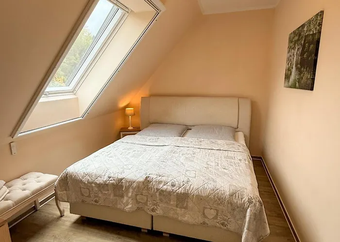 Ast דירה בורג